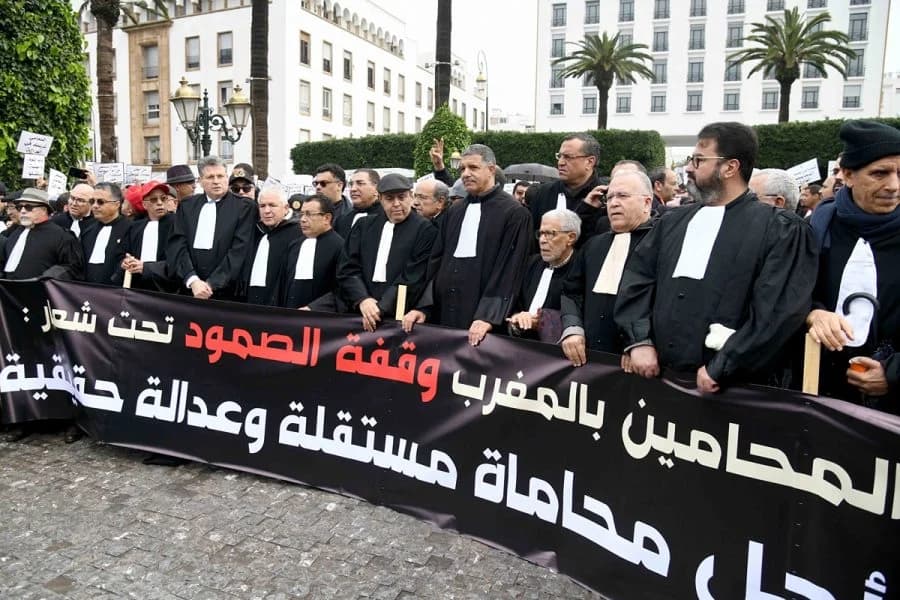 Les avocats montent au créneau...