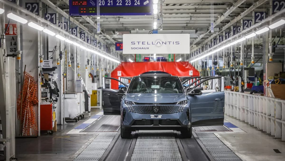 Stellantis: Fin de la production automobile à Poissy !