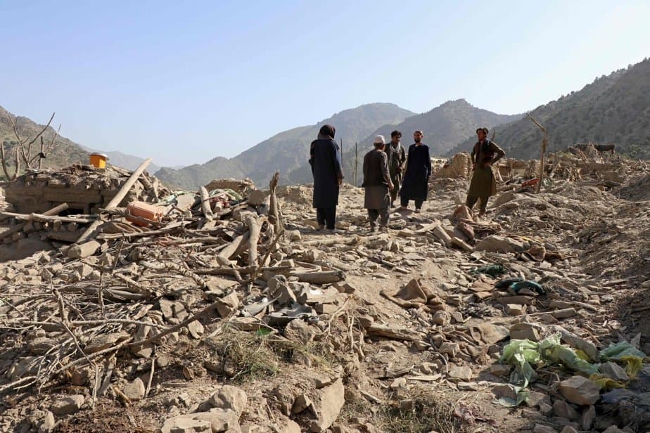 Pakistan: Frappes meurtrières près de la frontière afghane