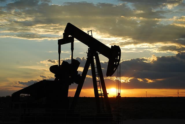 Ormuz: Le pétrole repart légèrement à la hausse