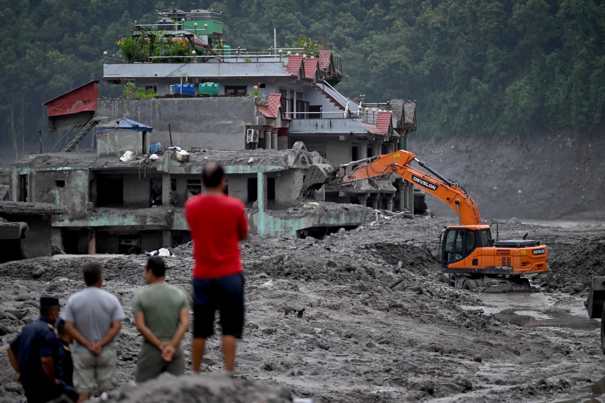 Crue meurtrière dans l’Himalaya : 1.400 morts et près de 5.850 disparus
