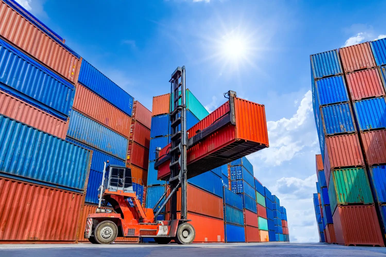 Importateurs sous pression face à la hausse des frais portuaires