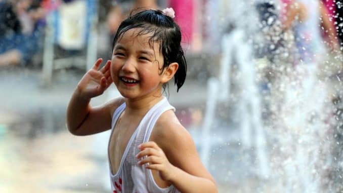 CANICULE: DES MILLIONS DE CHINOIS APPELÉS À RESTER CHEZ EUX