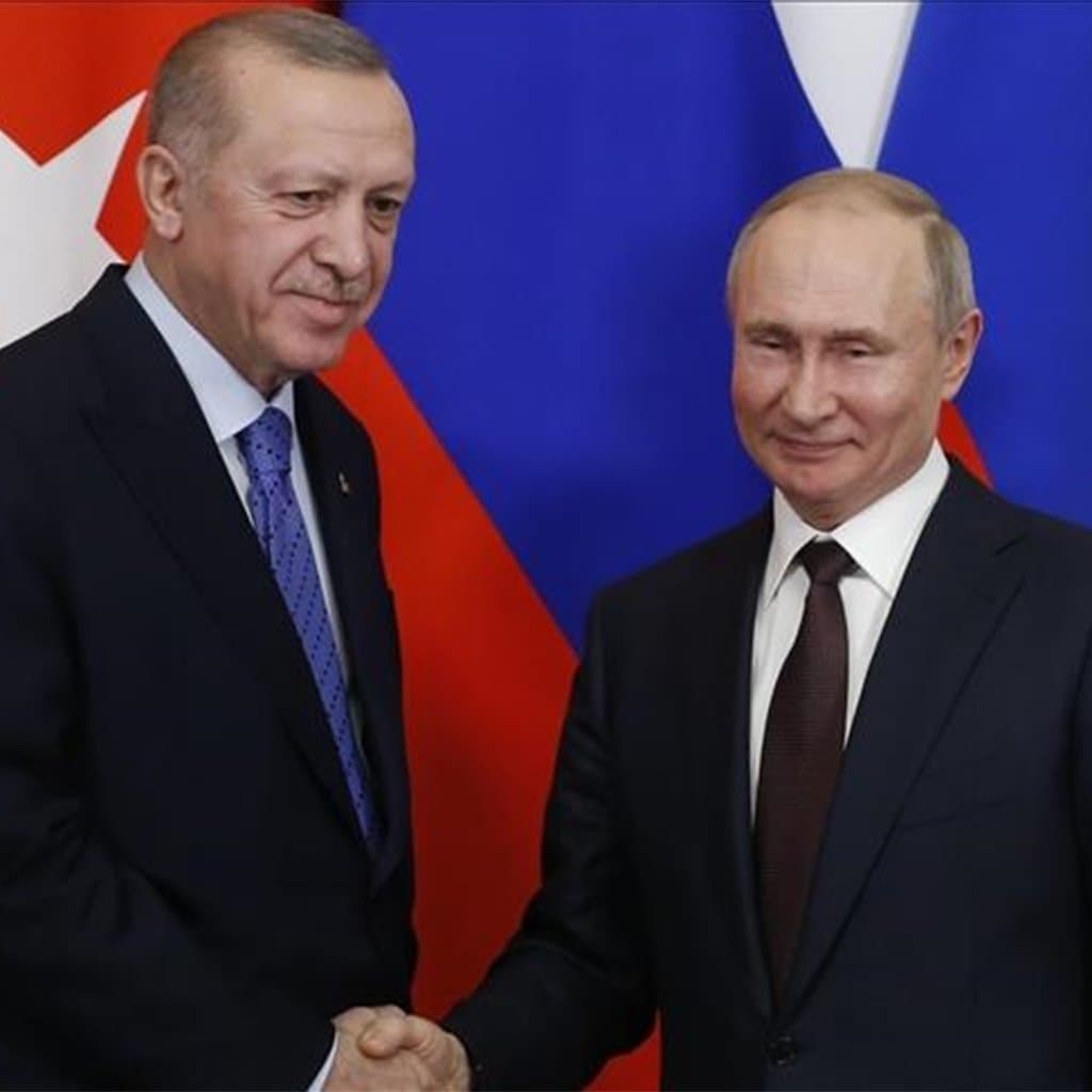 Poutine et Erdogan parleront mardi des mécanismes pour exporter les céréales ukrainiennes