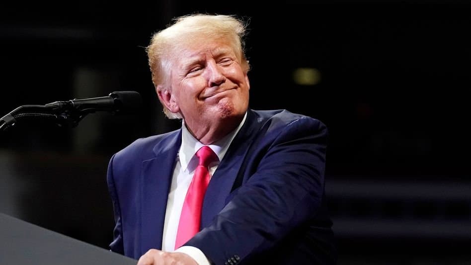 USA : des documents top secret, dont des informations sur E. Macron, saisies chez D. Trump par le FBI