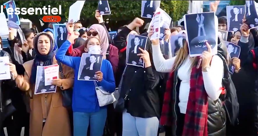 Vidéo: Étudiant en Master promet de poursuivre Ouahbi en justice et demande l'intervention de SM le Roi Med VI