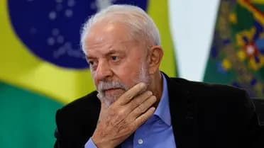 Le président brésilien condamne la libération sous caution de Dani Alves