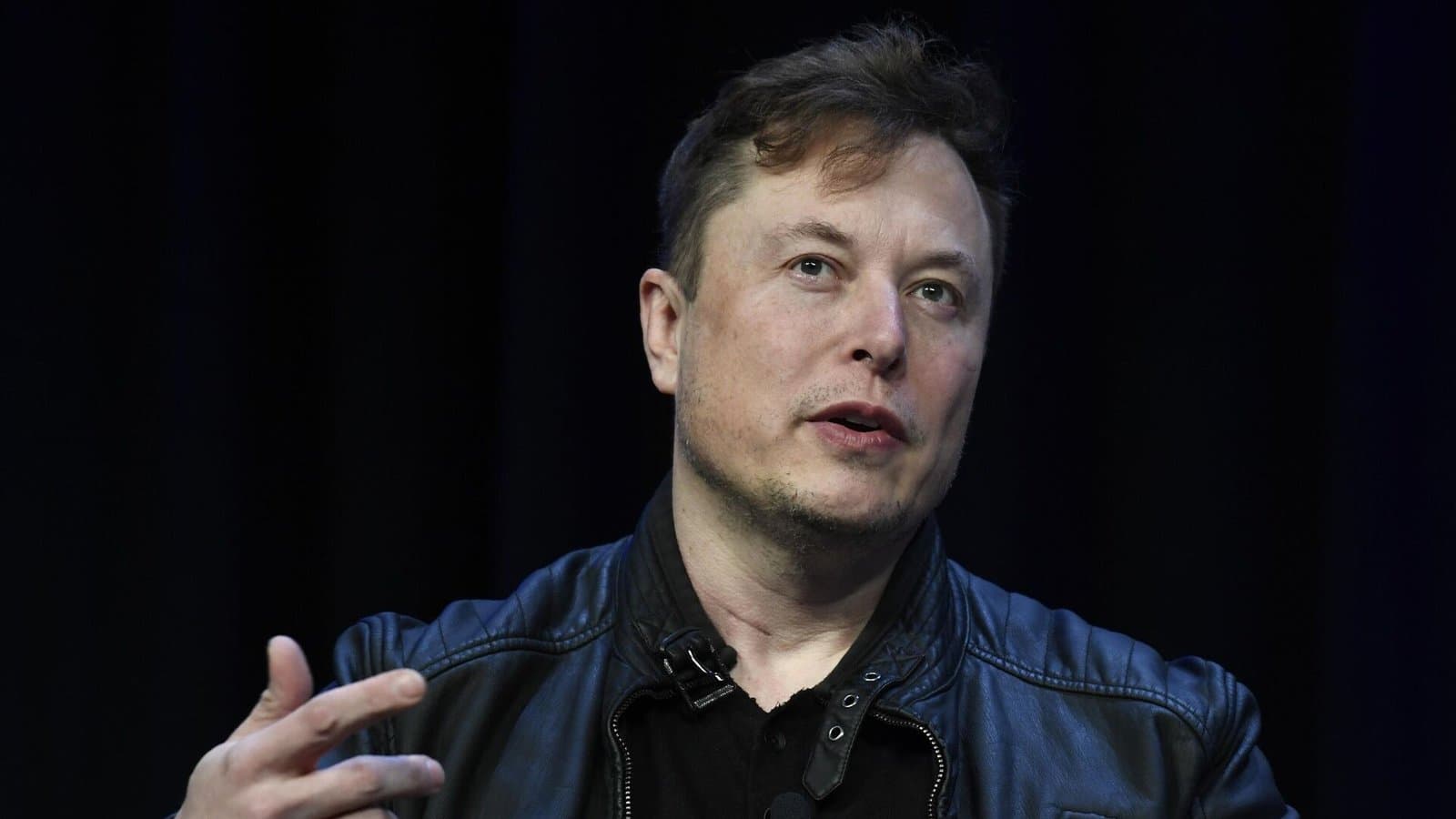 Elon Musk prédit que l'intelligence artificielle dépassera l'intelligence humaine d'ici 2026