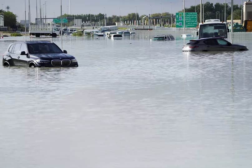 Les Émirats arabes unis mobilisent 544 million de dollars de dirhams pour réparer les dommages des inondations
