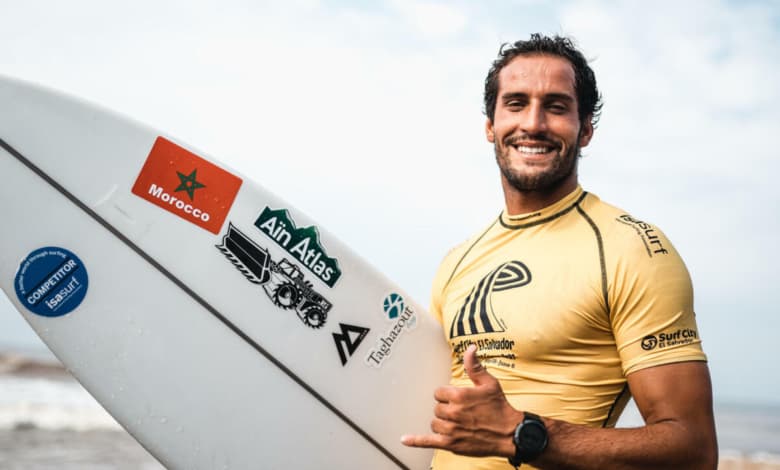Ramzi Boukhiam brille sur la scène mondiale du surf.. Qualifié pour les étapes finales de la Ligue mondiale 2024