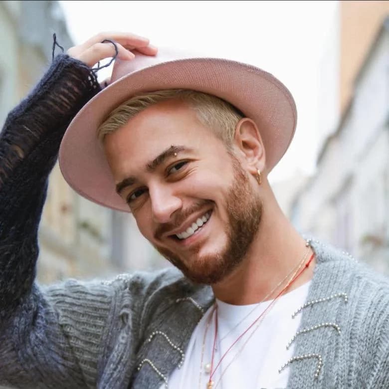 Saad Lamjarred met en garde 'Hit Radio' pour la reprise de la diffusion de ses chansons