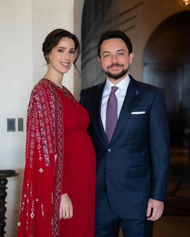Le Prince Hussein et la Princesse Rajwa Célèbrent la Naissance de Leur Première Fille, la Princesse Imane