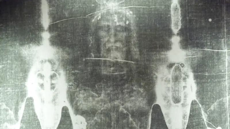 Le Linceul du Christ : Les scientifiques confirment « l’exactitude de son histoire », alors quelle est l’histoire ?