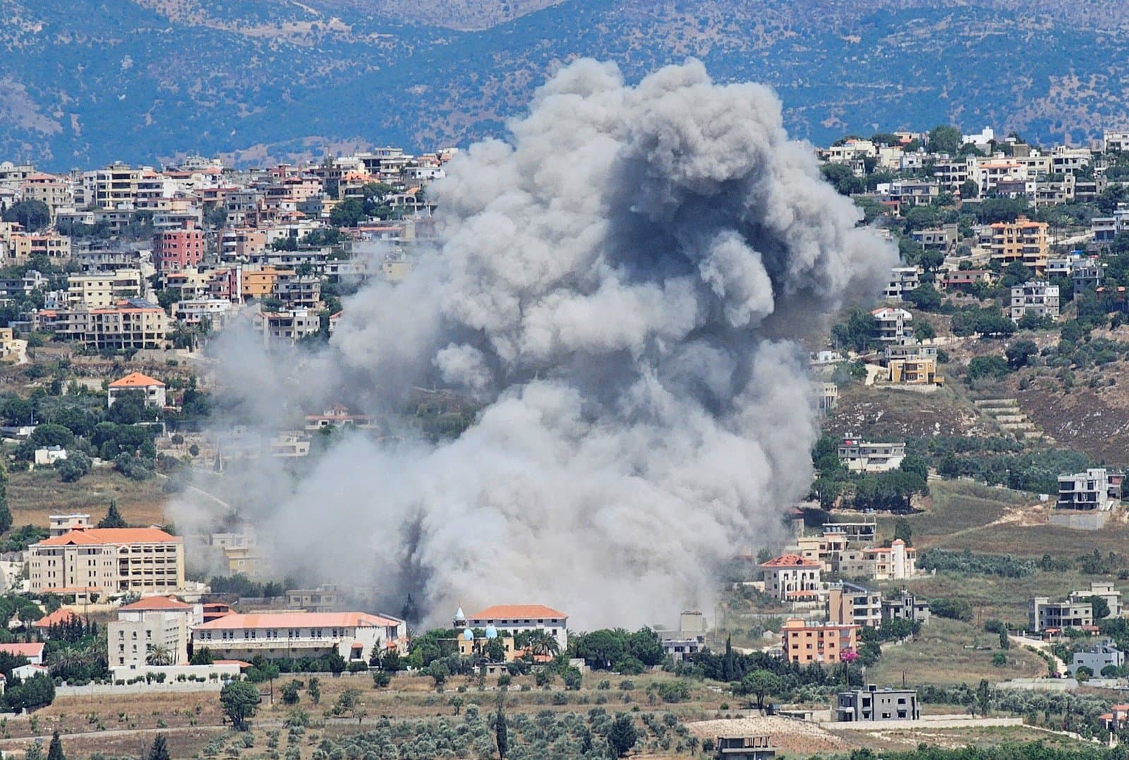 L’Iran a-t-il abandonné son soutien au Hezbollah face à l’agression israélienne ?