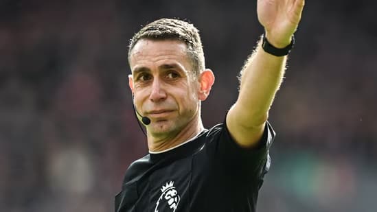 "Club de merde", "salope": un arbitre de Premier League suspendu ..