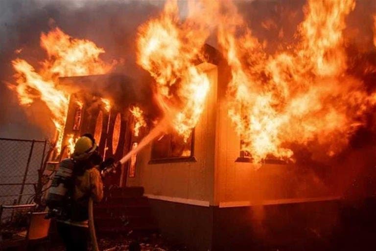 Californie: le gouverneur demande 40 milliards pour la reconstruction après les incendies