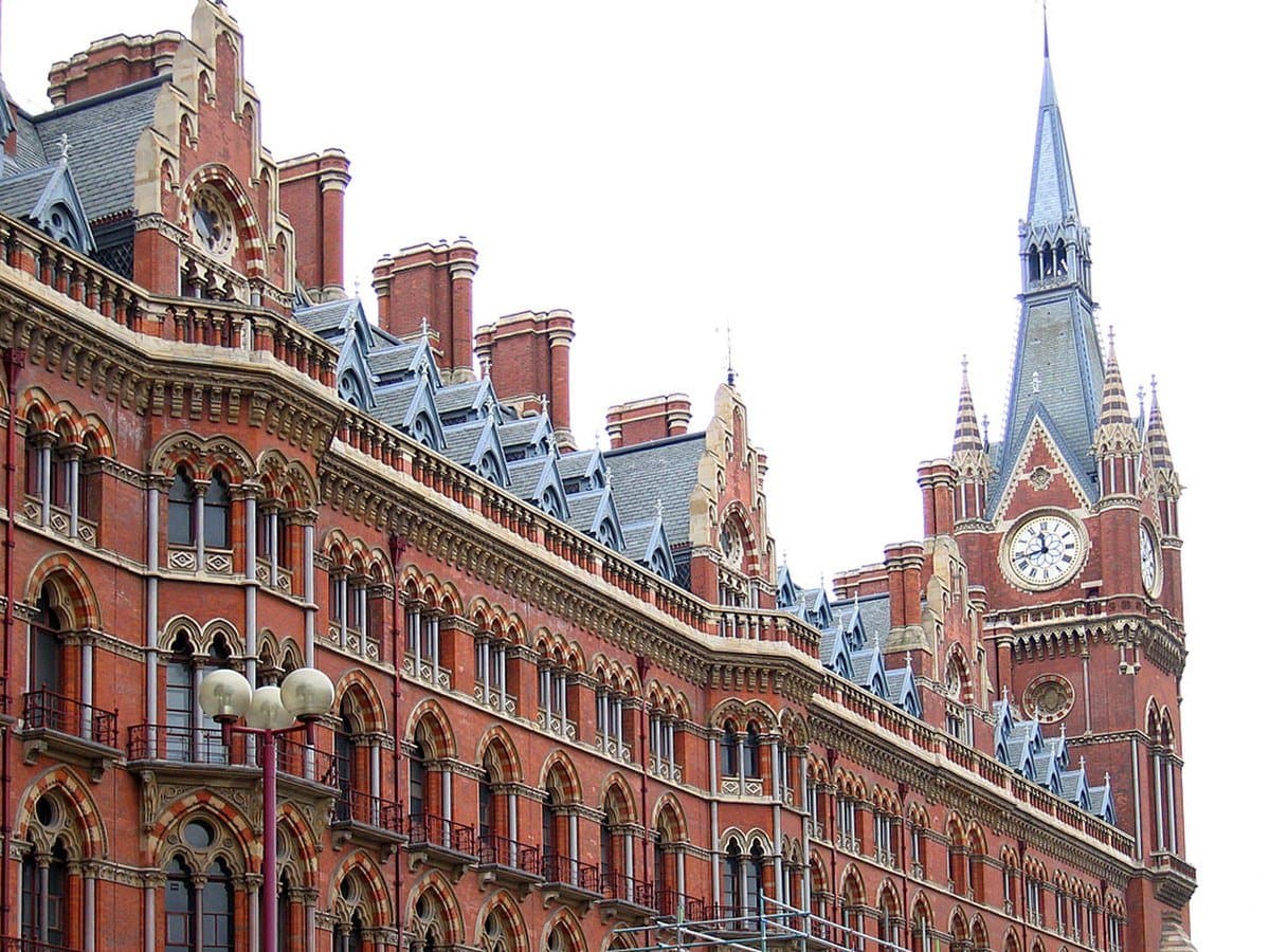 Face aux loyers exorbitants, des Londoniens trouvent refuge dans des bâtiments abandonnés