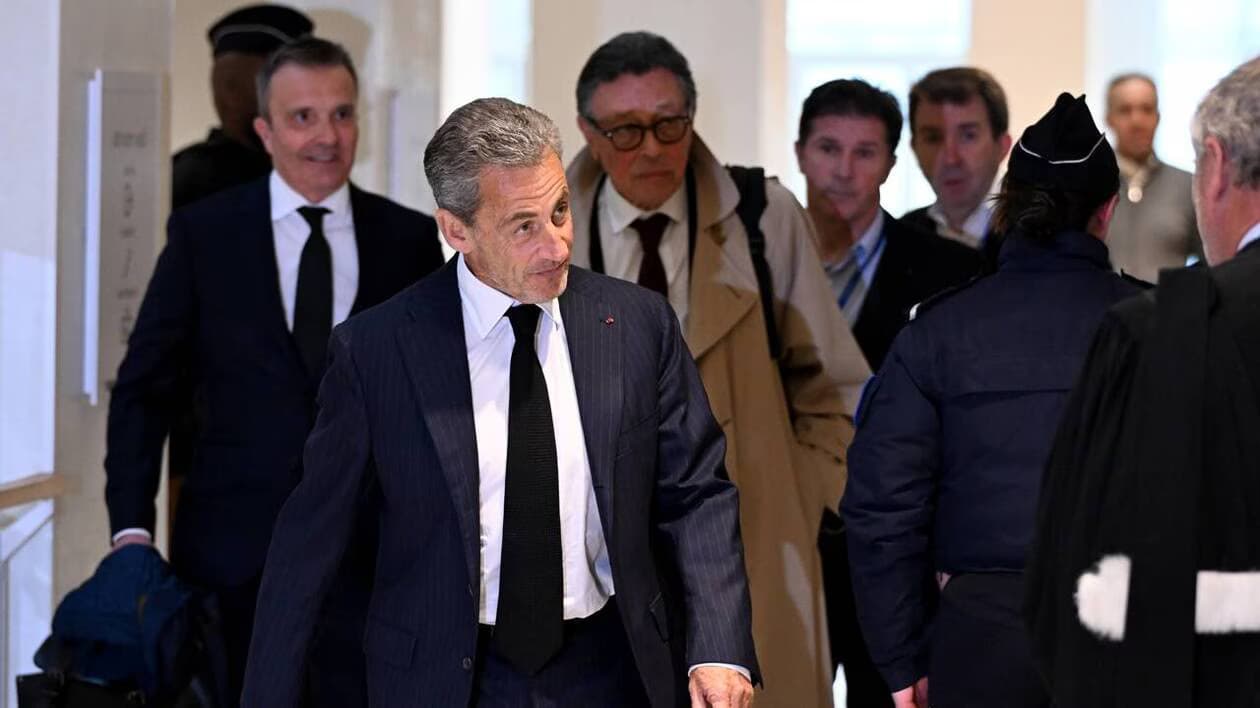 Procès Sarkozy-Kadhafi : le parquet accable l’ancien président