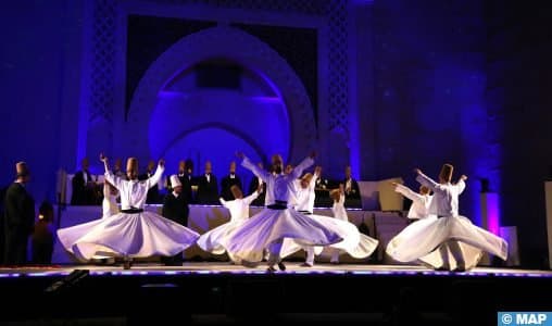 Les Derviches Tourneurs d’Istanbul envoûtent Fès