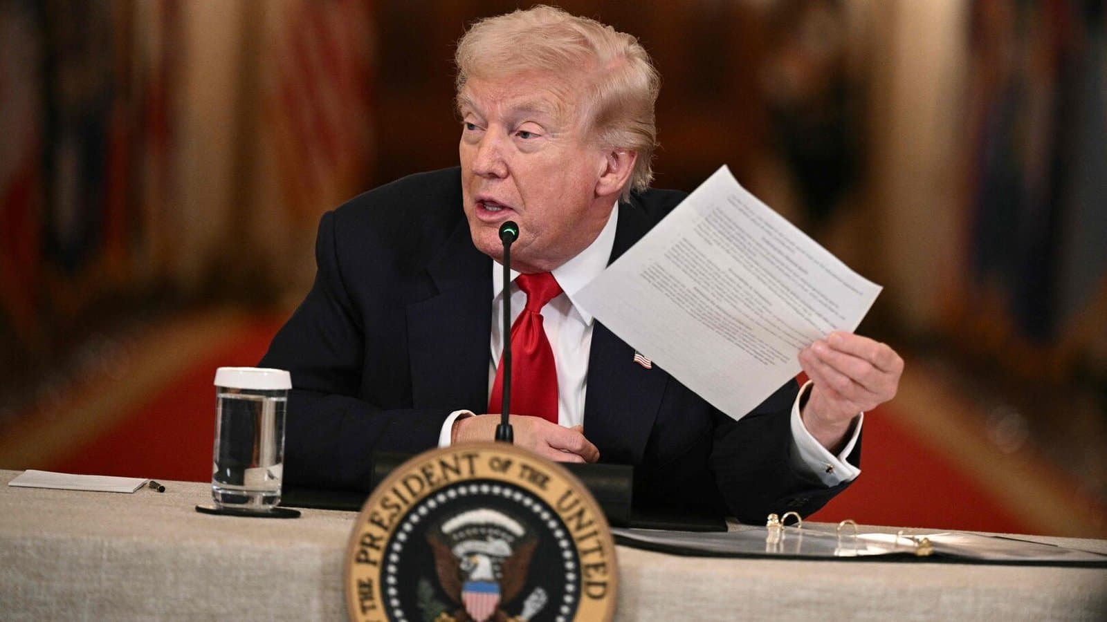 Trump évoque la levée de sanctions pétrolières