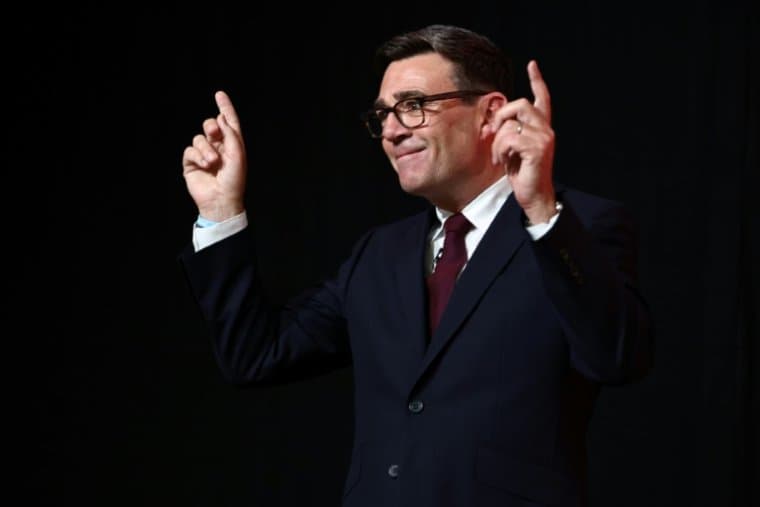 Andy Burnham devient Premier ministre britannique
