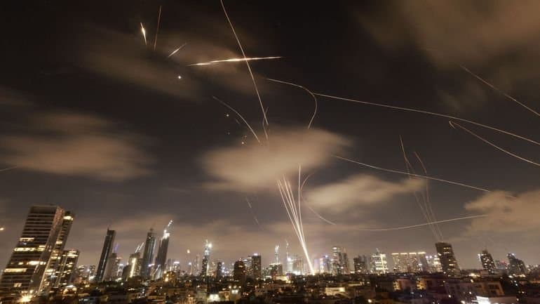 Iran: Washington mène une troisième nuit de frappes